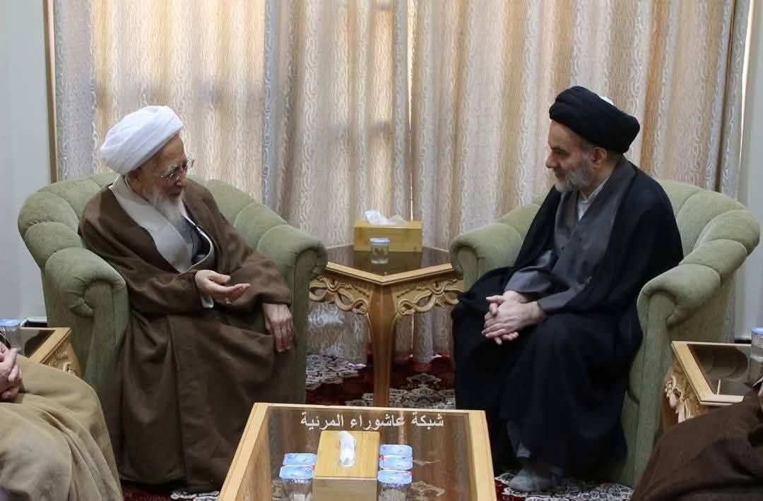 Banjamiin's tweet image. خلاصة حوزتي قم والنجف المعاصرتين في صورة..