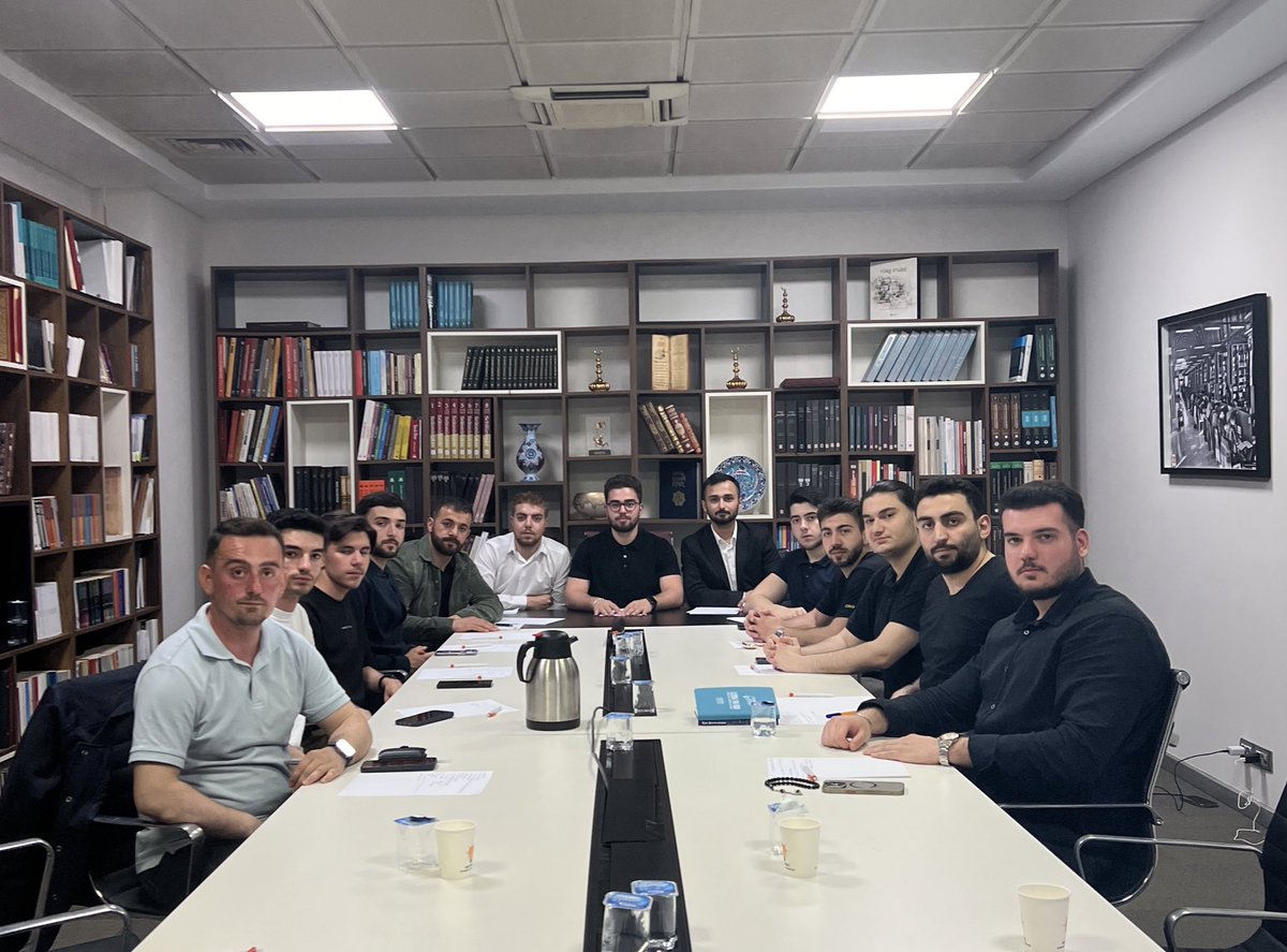 📍AK Parti İstanbul İl Başkanlığı
2. Bölge Sivil Toplum ve Halkla İlişkiler İlçe Birim Başkanları toplantımızı gerçekleştirdik. 
<a href="/nevzatyucetr/">Nevzat Yüce</a> 
<a href="/MuhammedYagcii/">Muhammed Yağcı</a> 
<a href="/akgencistanbul/">AK Gençlik İstanbul</a>