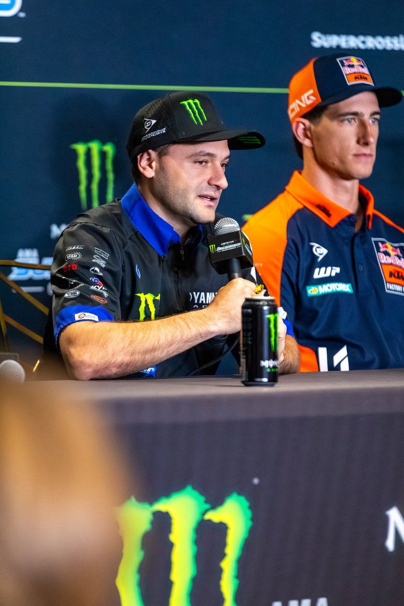 Supercross LIVE! (@supercrosslive) on Twitter photo It all comes down to this 👊 
#SupercrossLIVE #SMX It all comes down to this 👊 
#SupercrossLIVE #SMX