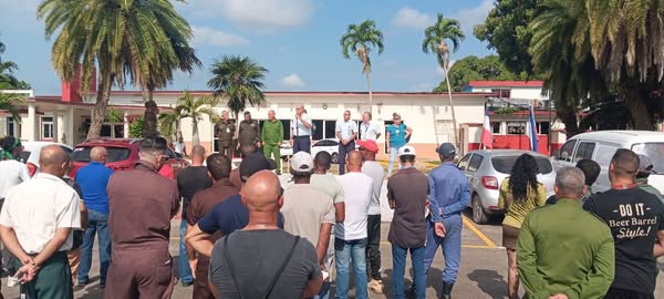 Queremos expresar nuestro más profundo agradecimiento a los bomberos que actuaron con valentía y profesionalismo ante el reciente aterrizaje de emergencia de un avión proveniente de México en nuestro país.
#AviaciónCubana