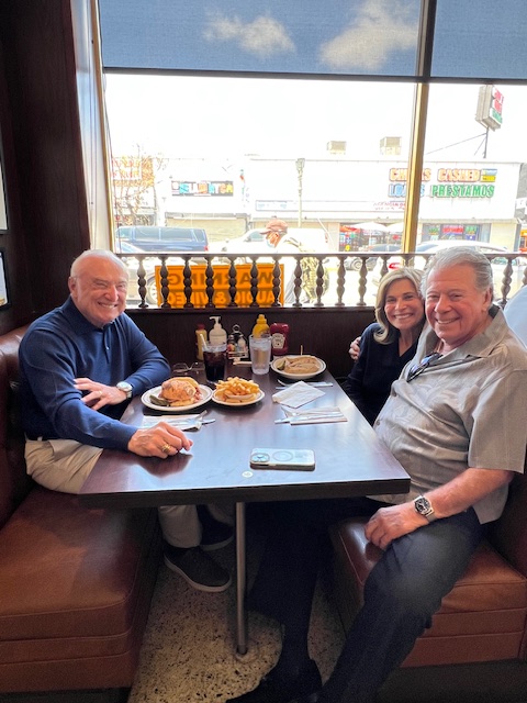 Langer's Deli (@langersdeli) on Twitter photo Thank you to <a href="/CommissBratton/">Bill Bratton</a> and <a href="/rikkijklieman/">Rikki Klieman</a> for visiting with Norm at the deli this week. They are beloved friends! Thank you to <a href="/CommissBratton/">Bill Bratton</a> and <a href="/rikkijklieman/">Rikki Klieman</a> for visiting with Norm at the deli this week. They are beloved friends!