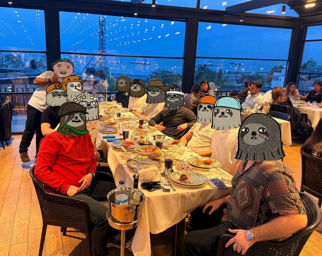 We met <a href="/Madhav_goyal_/">madhav</a>  from @Campnetworkxyz.

We also pumped the whole market and had kebab.

All these things with @Celestia underneath.

Stay...lazy 🦥