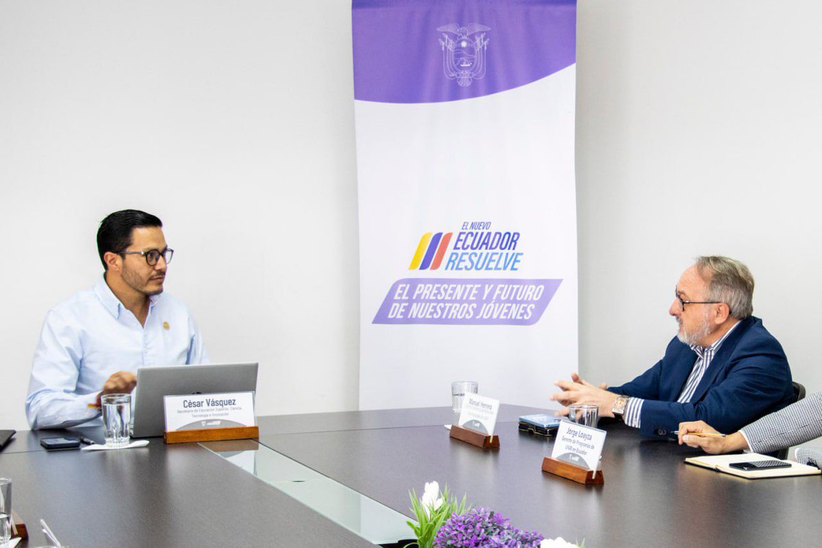 🎓 Este encuentro busca continuar entregando becas que permitan a más ecuatorianos acceder a educación superior y transformar sus vidas a través del conocimiento.

🤝 Seguimos construyendo oportunidades para todos.
#ElNuevoEcuador