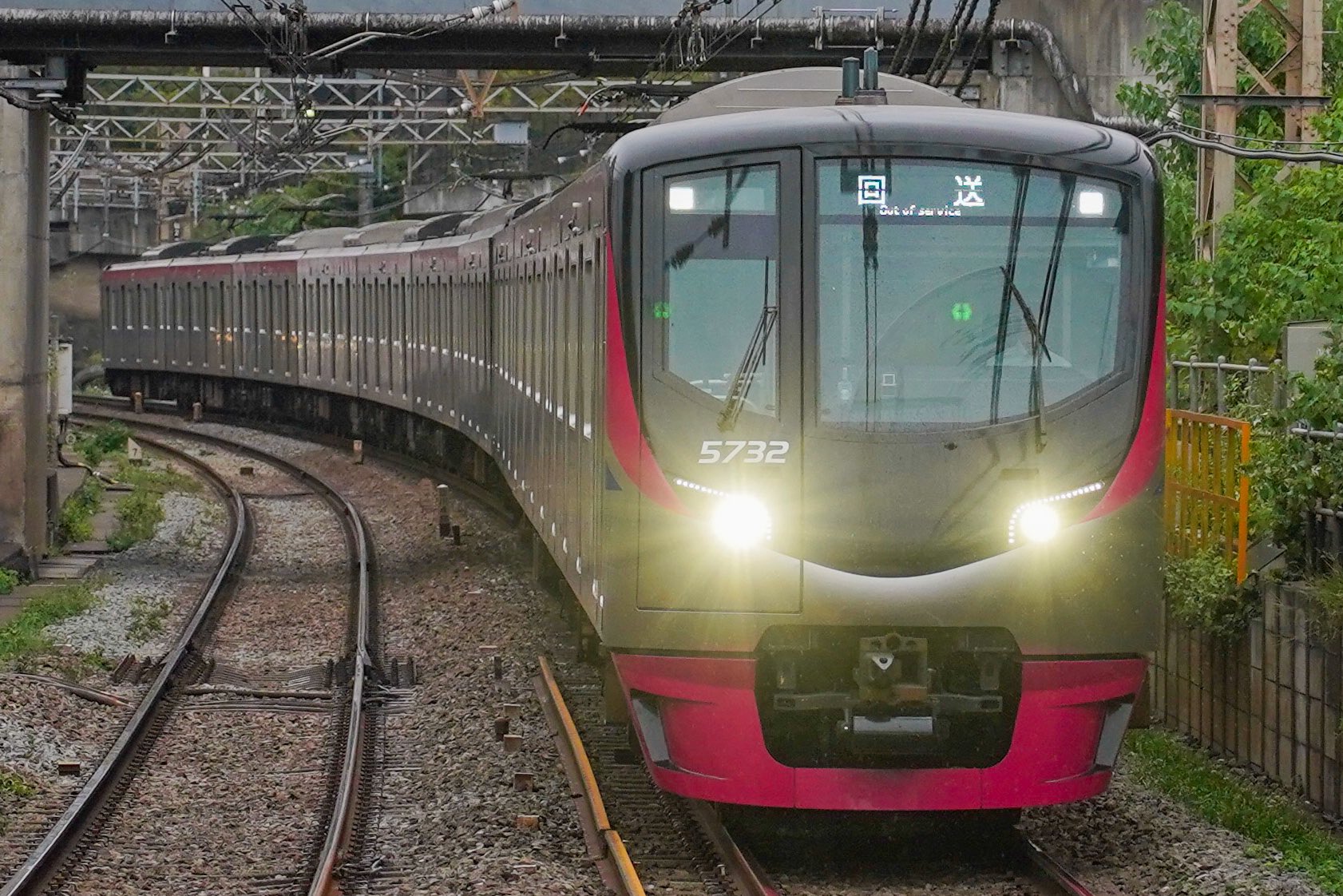 銀色の電車好き (@chopper_8500kei) / X