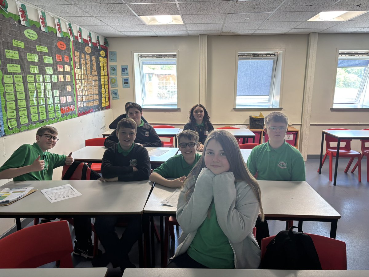Diolch yn fawr <a href="/MaestegCymraeg/">Cymraeg Maesteg</a> for speaking to our a Language Ambassadors today about their experiences of using Welsh and achieving the Gold Siarter Iaith award 🏴󠁧󠁢󠁷󠁬󠁳󠁿.