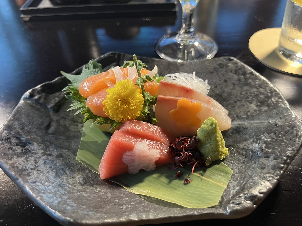 ドバイなのに、なんてきれいなお刺身。