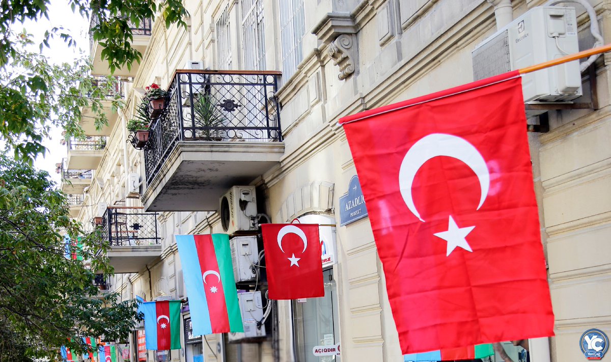 AslanoffR's tweet image. Kardeşimiz Türkiyede bir kesim var. Biz Azerbaycanlıları hedef almış durumdalar.
Rusyadan yazarsak bizi Rusculukta,
İrandan yazarsak Farscılıkta,
İsrailden yazarsak Sionizmde,
Türkçülükden yazarsak Pan-Türkcülkte,Atatürkten yazarsak Kemalizmde,
Azerbaycandan yazarsak…