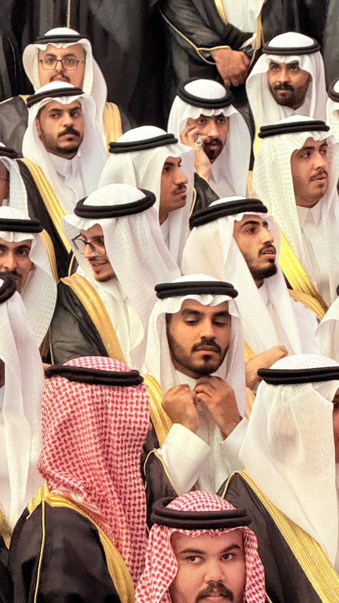 rayadh1213's tweet photo. ﴿ وَقُلْ رَبِّ زِدْنِي عِلْمًا ﴾
أحمد الله عز وجل، أن منّ عليّ بإتمام دراسة الطب والجراحة العامة .
أسأل الله أن يجعل هذا العلم سببًا في نفع الناس، وأن يوفقني لخدمة ديني ووطني والإنسانية جمعاء. https://t.co/X7FTxXjN70