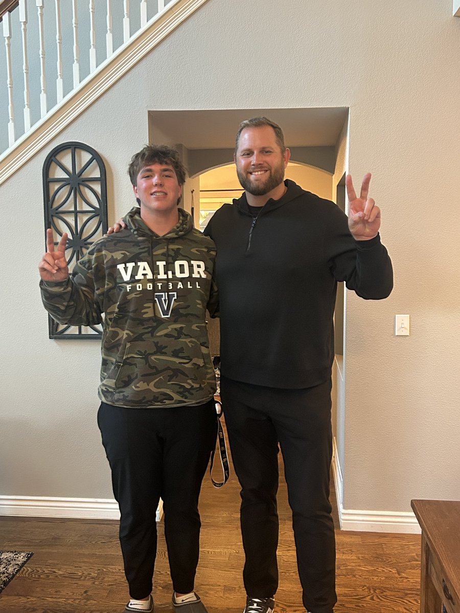 4☆ Kannon Smith (@kannonsmith99) on Twitter photo Thank you to <a href="/CoachZachHanson/">Coach Zach Hanson</a> for coming to the house and talking ball. Can’t wait to be out in SoCal for my OV June 6-8. #FightOn <a href="/uscfb/">USC Football ✌️</a> <a href="/LincolnRiley/">Lincoln Riley</a> Thank you to <a href="/CoachZachHanson/">Coach Zach Hanson</a> for coming to the house and talking ball. Can’t wait to be out in SoCal for my OV June 6-8. #FightOn <a href="/uscfb/">USC Football ✌️</a> <a href="/LincolnRiley/">Lincoln Riley</a>