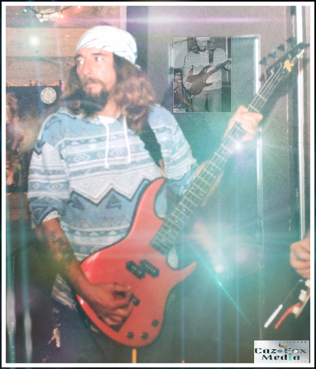 CassieJFox's tweet image. #FridayFlashback Dec. 1997 Whitmire,SC musicians #MikeReid #BassGuitar #CazFoxMedia 📷 #CassieJFoxPhotos #TheFarm #WhitmireSC #LetsRock