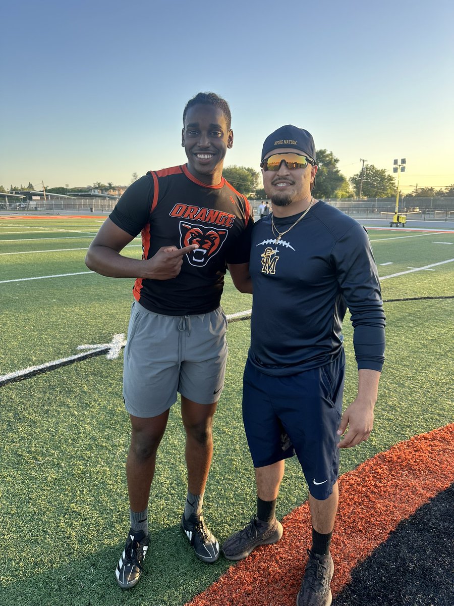 Blessed to say after a great Coversation with Coach <a href="/coachfern5/">Isai Fernandez</a> I have received an offer to the University of St.Mary
<a href="/Spire_Football/">Spire Football</a> <a href="/GregBiggins/">Greg Biggins</a> <a href="/adamgorney/">Adam Gorney</a> <a href="/RivalsFriedman/">Adam Friedman</a> <a href="/CSAPrepStar/">PREPSTAR</a> <a href="/PGregorian/">Paul Gregorian</a> <a href="/JReyes_NP/">Jordan Reyes</a> <a href="/anthonybrowngz/">anthonybrowngz</a> <a href="/OrangePFootball/">Orange Panther Football</a> <a href="/CoachPedroza/">Robert Pedroza</a> <a href="/BrandonHuffman/">Brandon Huffman</a>