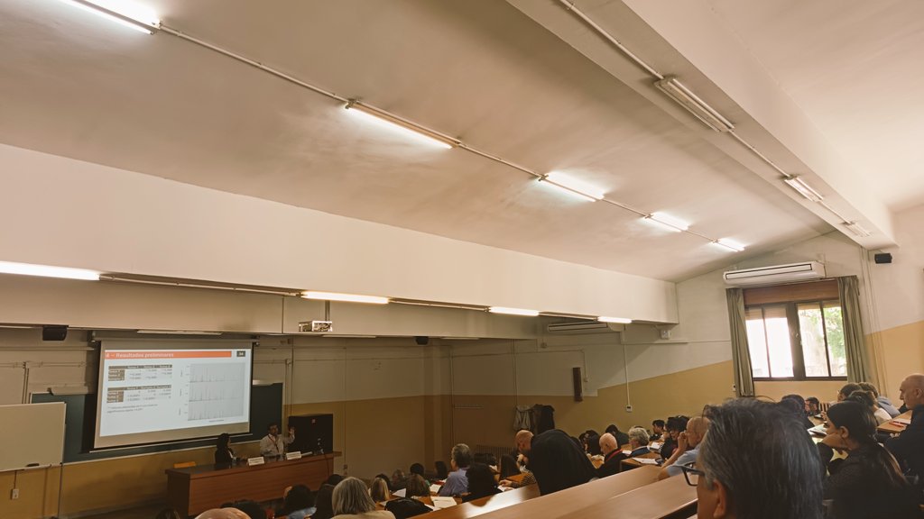 vyancelibrarian's tweet image. #crecs2025
Ponencia: Instituciones de investigación en medios de comunicación: una aproximación cuantitativa a gran escala a través de menciones indexadas en motores de búsqueda
Enrique Orduña-Malea
Modera: Carolina De-Volder