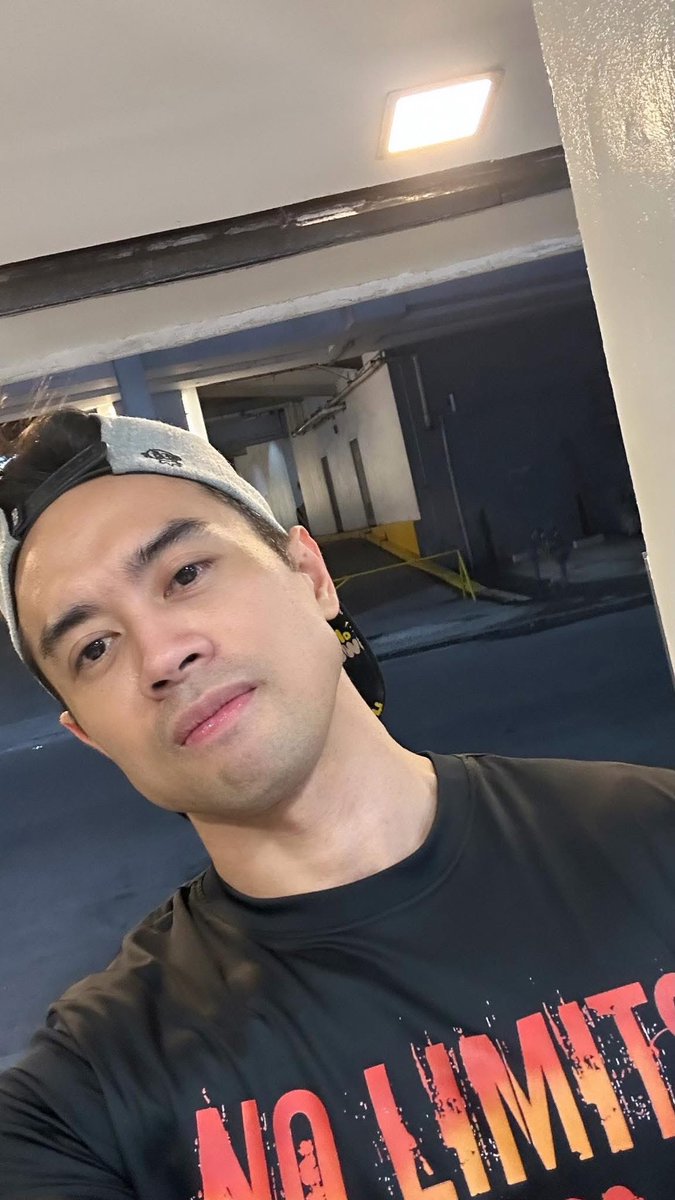 vlad_castillo's tweet photo. Pachooop^ nga. Lang magawa e https://t.co/nSPd9nKqF2