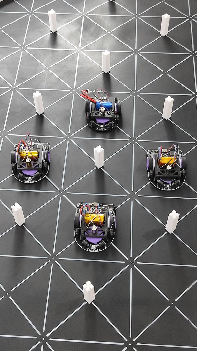 Mañana a las 11am haremos un directo en Twitch.tv/OPRobots testeando nuestros micromouses en Portugal en un 10x10