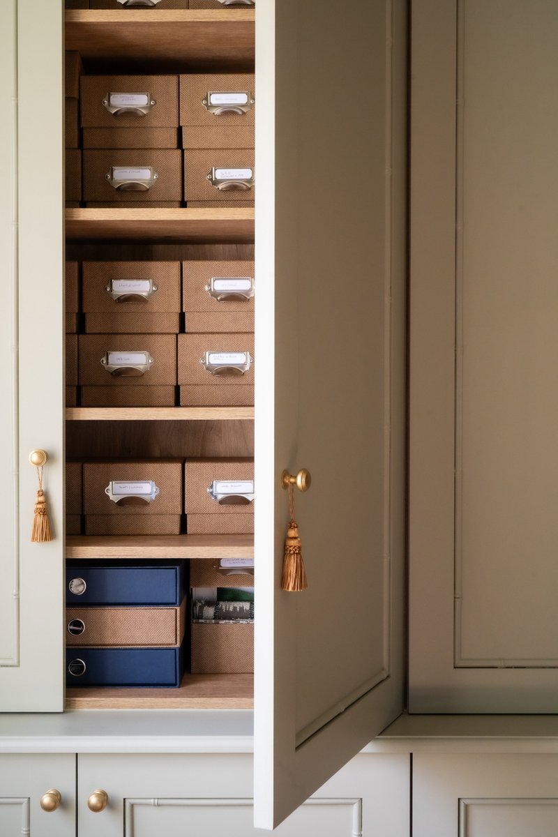 @alicegrace_england opts for the soft, muted Book Room Green. Providing an understated backdrop for a calming office space.