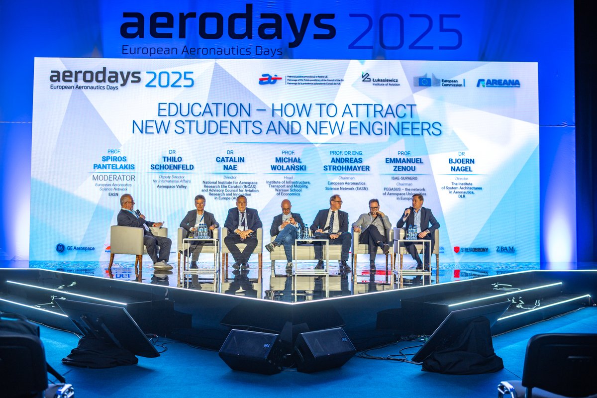 AviationPoland's tweet image. Za nami trzeci i ostatni dzień @aerodays2025, międzynarodowego wydarzenia poświęconego przyszłości europejskiego lotnictwa: bit.ly/4m4v14d