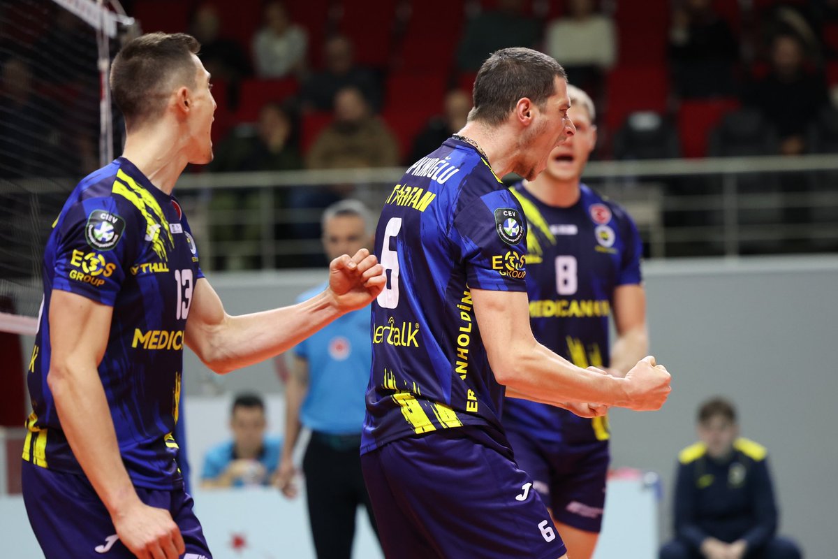 Bu takımın bir parçası olmak benim için büyük gururdu. Herşey için teşekkürler FENERBAHÇE 🙏