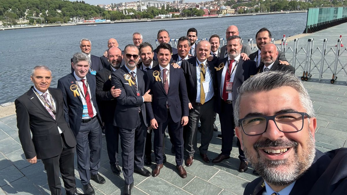 Ali Tutuk (@alitutuk01) on Twitter photo Sn.Cumhurbaşkanımızın katılımı ile MÜSİAD 28. olağan
Genel Kurulumuzu gerçekleştirdik.
Yeni dönem başkanlığına
Seçilen Burhan Özdemir (<a href="/BurhanOzdemirTR/">Burhan Özdemir</a> )
Başkanımızı ve ekibini gönülden tebrik ediyorum.
Görevini devreden Sn. Mahmut Asmalı (<a href="/MahmutAsmali/">Mahmut Asmalı</a>) Başkanımada geçirdiği Sn.Cumhurbaşkanımızın katılımı ile MÜSİAD 28. olağan
Genel Kurulumuzu gerçekleştirdik.
Yeni dönem başkanlığına
Seçilen Burhan Özdemir (<a href="/BurhanOzdemirTR/">Burhan Özdemir</a> )
Başkanımızı ve ekibini gönülden tebrik ediyorum.
Görevini devreden Sn. Mahmut Asmalı (<a href="/MahmutAsmali/">Mahmut Asmalı</a>) Başkanımada geçirdiği