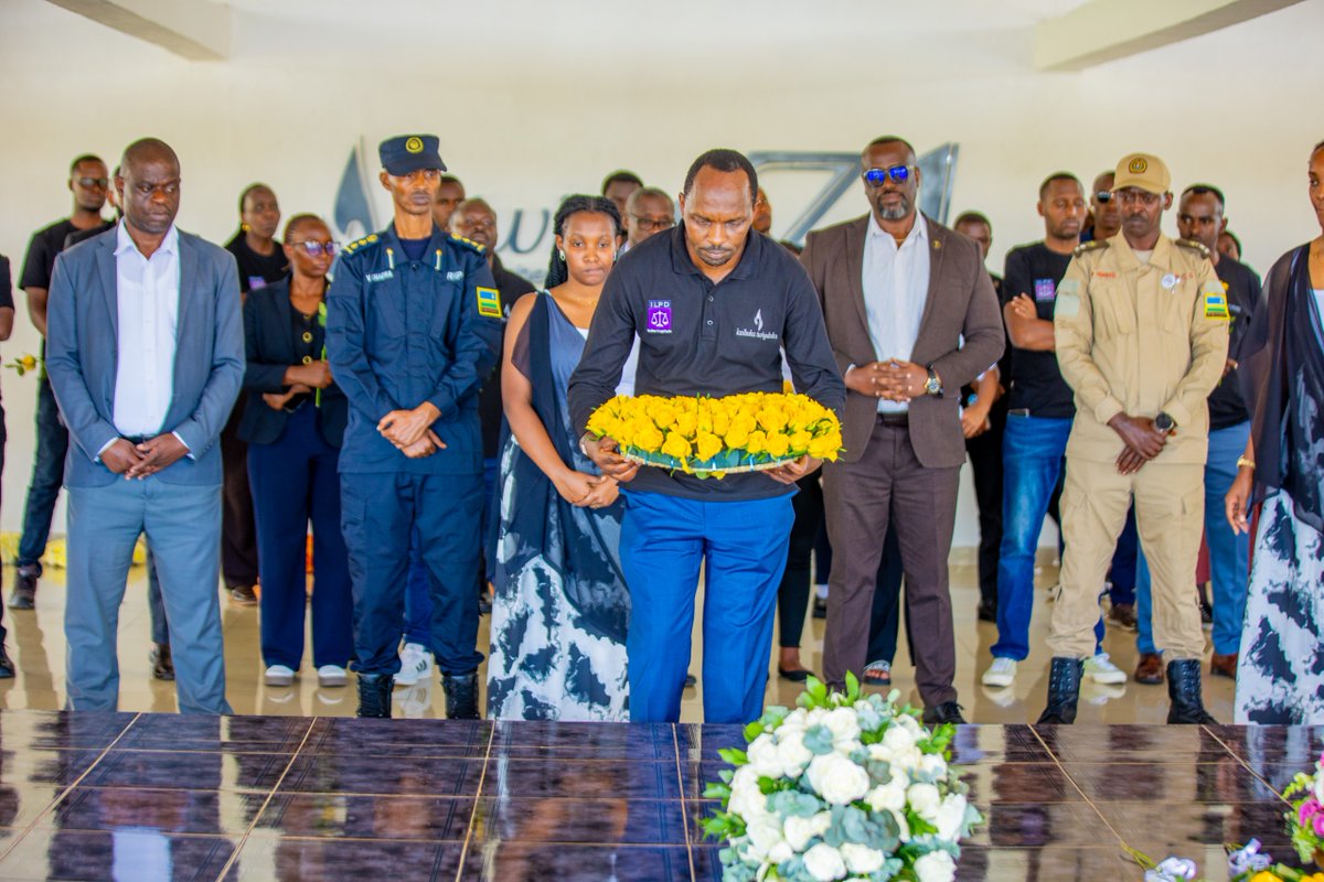 The #Kwibuka31 at <a href="/LegalPracticeRW/">ILPD</a>  began with a #WalktoRemember to the #Nyanza Genocide Memorial, where over 31,675 victims of the Genocide against the Tutsi are rested. Participants heard about the district’s tragic history and laid wreaths in honor of the victims.