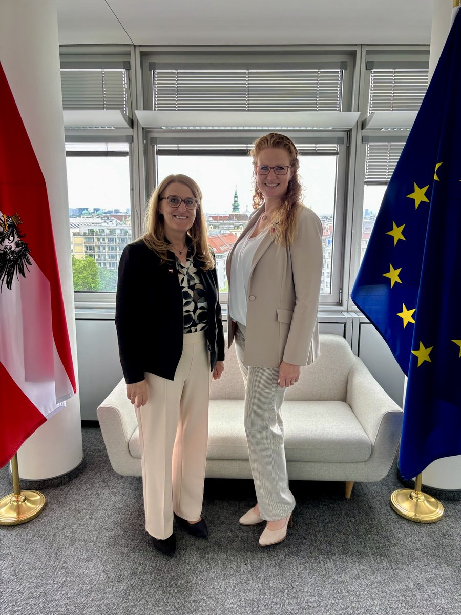 Auf Antrittsbesuch bei Ulrike Königsberger-Ludwig, Staatssekretärin im Bundesministerium für Arbeit Soziales, Gesundheit, Pflege und Konsumentenschutz.  

Danke für den Austausch! ☺️
<a href="/UlrikeKnigsber1/">Ulrike Königsberger-Ludwig</a>