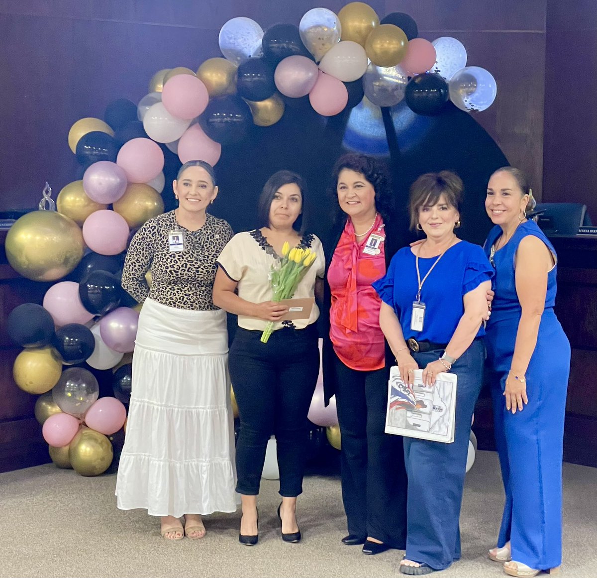 Susana Frescas (@susanafrescas) on Twitter photo Celebrating writing through Literary Anthology. <a href="/jlsambrano/">Sambrano Wildcats</a> parents rock!! π€πΌ Celebrating writing through Literary Anthology. <a href="/jlsambrano/">Sambrano Wildcats</a> parents rock!! π€πΌ