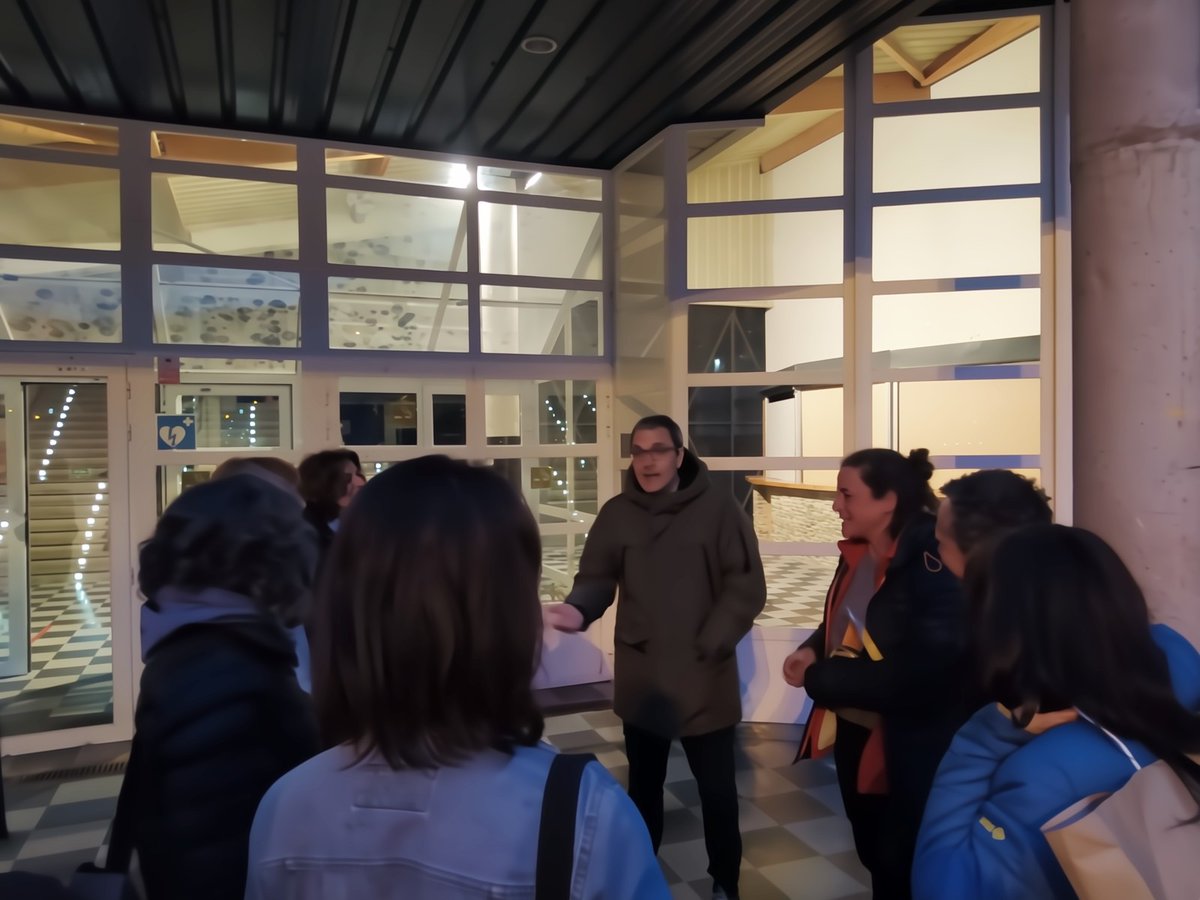 Ajuntament de Sort (@ajuntamentsort) on Twitter photo 📢 Els pregons funcionen! 🙌🏻 En la darrera sessió del #CicleGaudí amb el film "L'àvia i el foraster" <a href="/sergimiralles/">Sergi Miralles</a> l'actor <a href="/Jballesteractor/">Jordi Ballester</a> de vacances a Sort ho va sentir i va anar-hi per comentar la pel·lícula amb els espectadors 😍 Li estem molt agraïts!! 📢 Els pregons funcionen! 🙌🏻 En la darrera sessió del #CicleGaudí amb el film "L'àvia i el foraster" <a href="/sergimiralles/">Sergi Miralles</a> l'actor <a href="/Jballesteractor/">Jordi Ballester</a> de vacances a Sort ho va sentir i va anar-hi per comentar la pel·lícula amb els espectadors 😍 Li estem molt agraïts!!