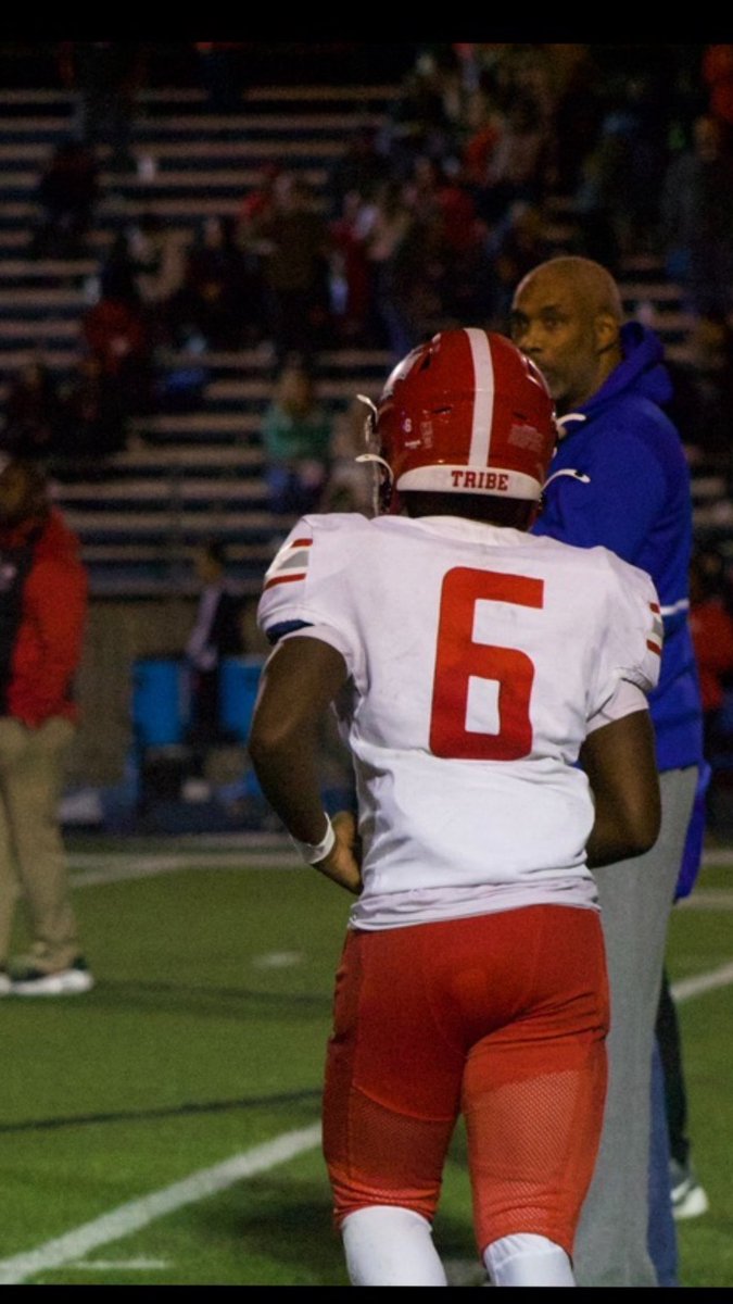 Had a good sophomore season ending the season with-

100+tackles
4 sacks
17 TFL
4 QB hurries
1 PD
1 FR
Junior season going to be a movie! 🍿