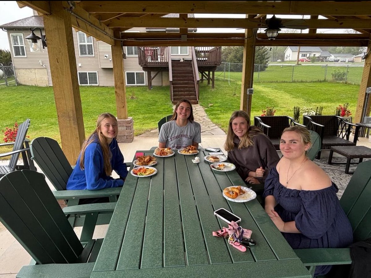 mraska11's tweet image. GL Girls Lacrosse improved to 10-3-1 this week after wins at Flushing and Swartz Creek. Wonderful team dinner on Sunday and they did an amazing job raising money for a great cause this past Wednesday! @alexis_raska