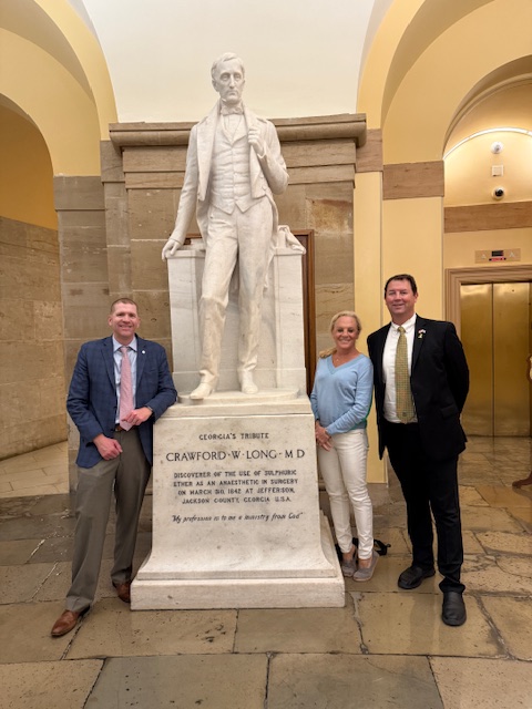 A delegation of the Illinois Society of Anesthesiologists attended the <a href="/ASALifeline/">ASA®</a> 2025 Legislative Conference this week to meet with lawmakers to advocate on behalf of patients in Illinois for safe physician-led anesthesia care.