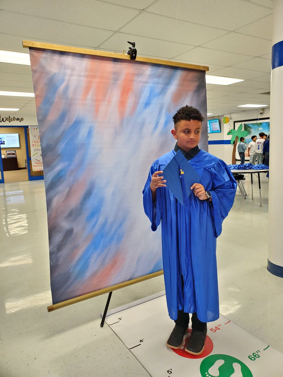 SMorales_Res's tweet photo. Graduation pictures happened today & our future Roadrunners looked beyond adorable! ๐ฉโ๐๐๐จโ๐
Theyโre growing, glowing, and getting ready to soar! #TeamSISD @SocorroISD @Bvara_RES @SArvizu_RES
@SBaezMorale_RES #FutureLeaders #RoadrunnerReady https://t.co/9DiwMG5wi5