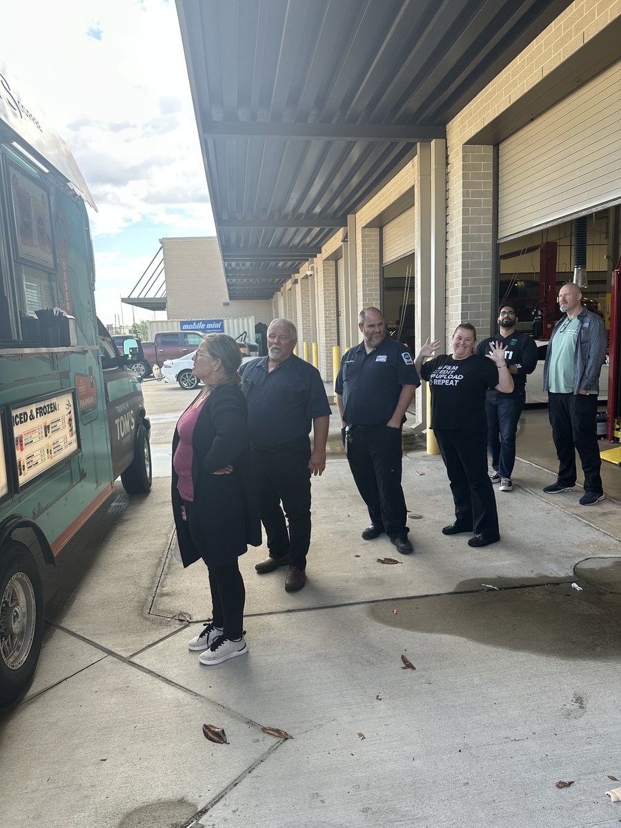 What an awesome treat for our staff today wrap up Teacher Appreciation Week--Travelin' Tom's Coffee Truck and Reese insulated cups! <a href="/lizg_canchola/">Elizabeth Canchola</a> <a href="/SquiresAtReese/">David Squires</a>