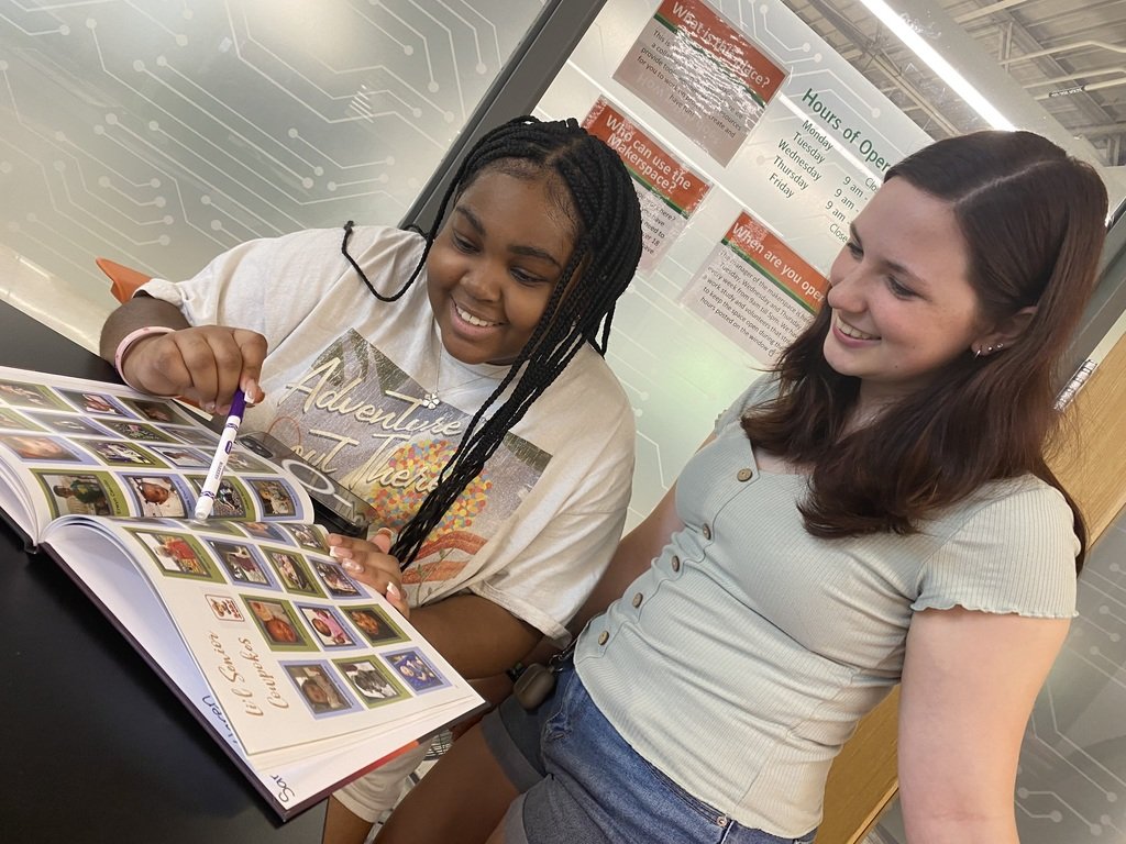 MCHSDurhamTech's tweet image. Our Yearbook Distribution and Signing Party was a hit! Students who still need to get theirs can do so before noon in 4-155 next week.