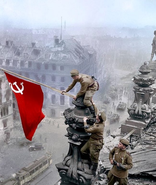 «Cualquiera que ame la libertad tiene una deuda tan grande con el Ejército Rojo que jamás podrá saldarla».
─ Ernest Hemingway

#Victoria80 #ProhibidoOlvidar #DíaDeLaVictoria!