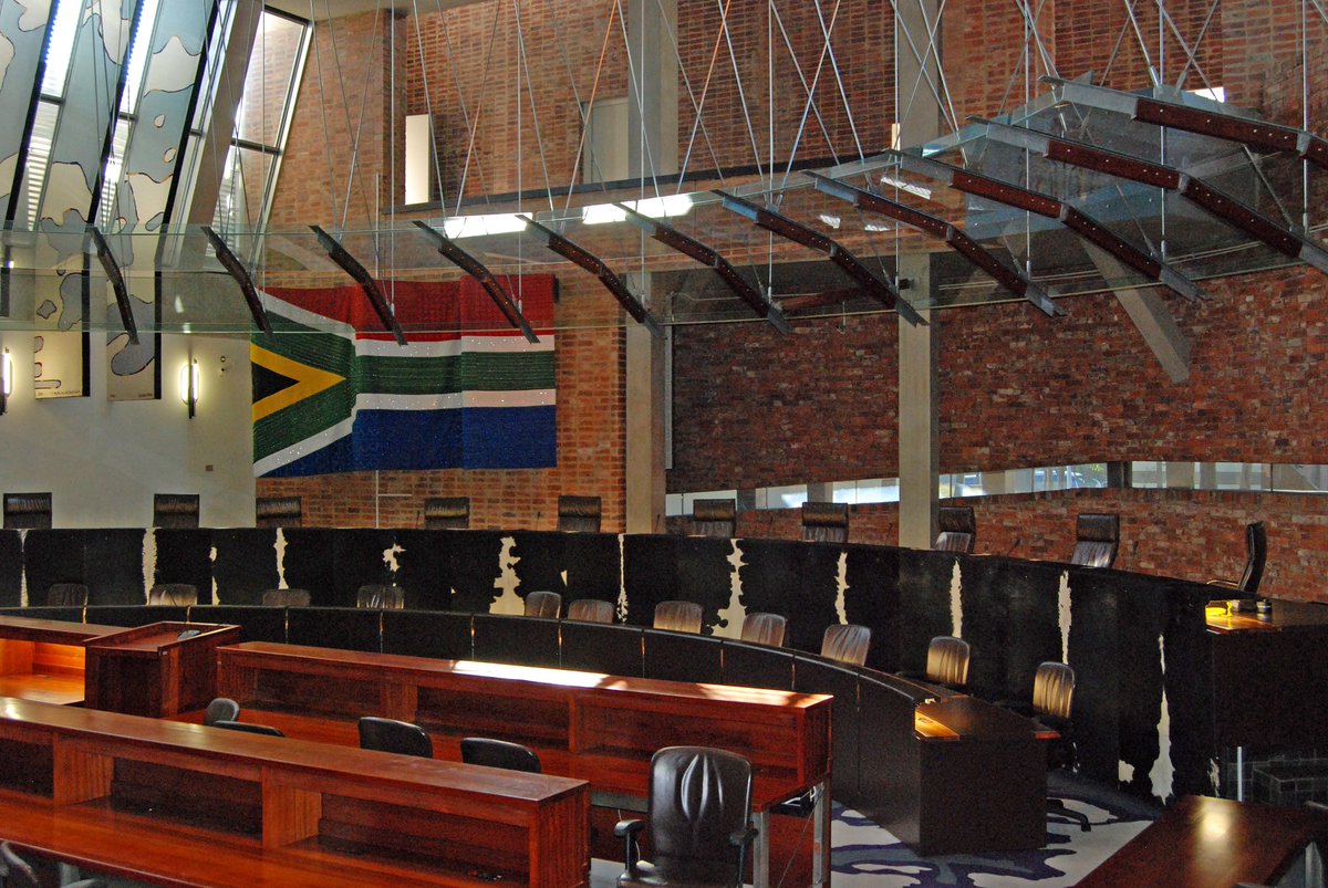 📌 A landmark ruling made by the the Constitutional Court of South Africa in the recent case of O’Brien N.O. v Minister of Defence and Military Veteran affirmed that principles of judicial independence fully apply to #MilitaryCourts. (1/3)