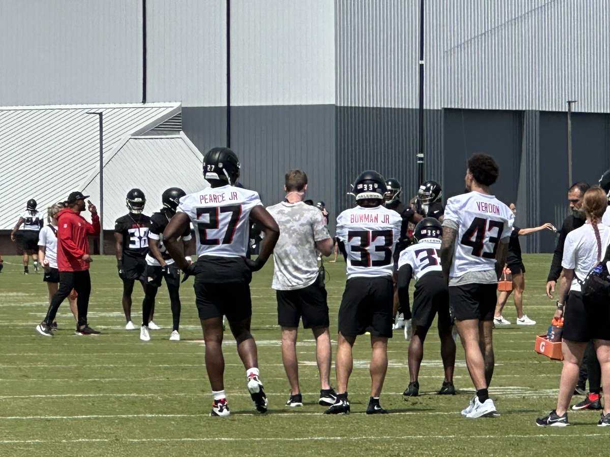 First thing you notice about James Pearce Jr? He’s as tall as advertised. #Falcons