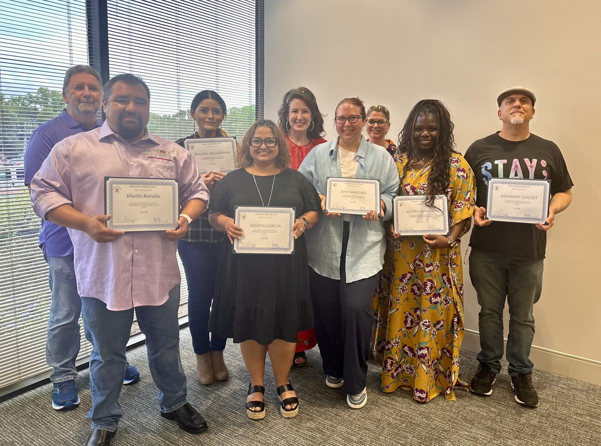 🎉 We’re thrilled to celebrate the newest graduates of THE Academy of Leadership Development 🎓, led by the incredible Dr. Marian Suarez 💼, CEO of Unlock Your Potential, Inc.!🌟

#RMYA #LeadershipDevelopment #UnlockYourPotential #TeamRMYA #InvestInLeadership #StrongerTogether