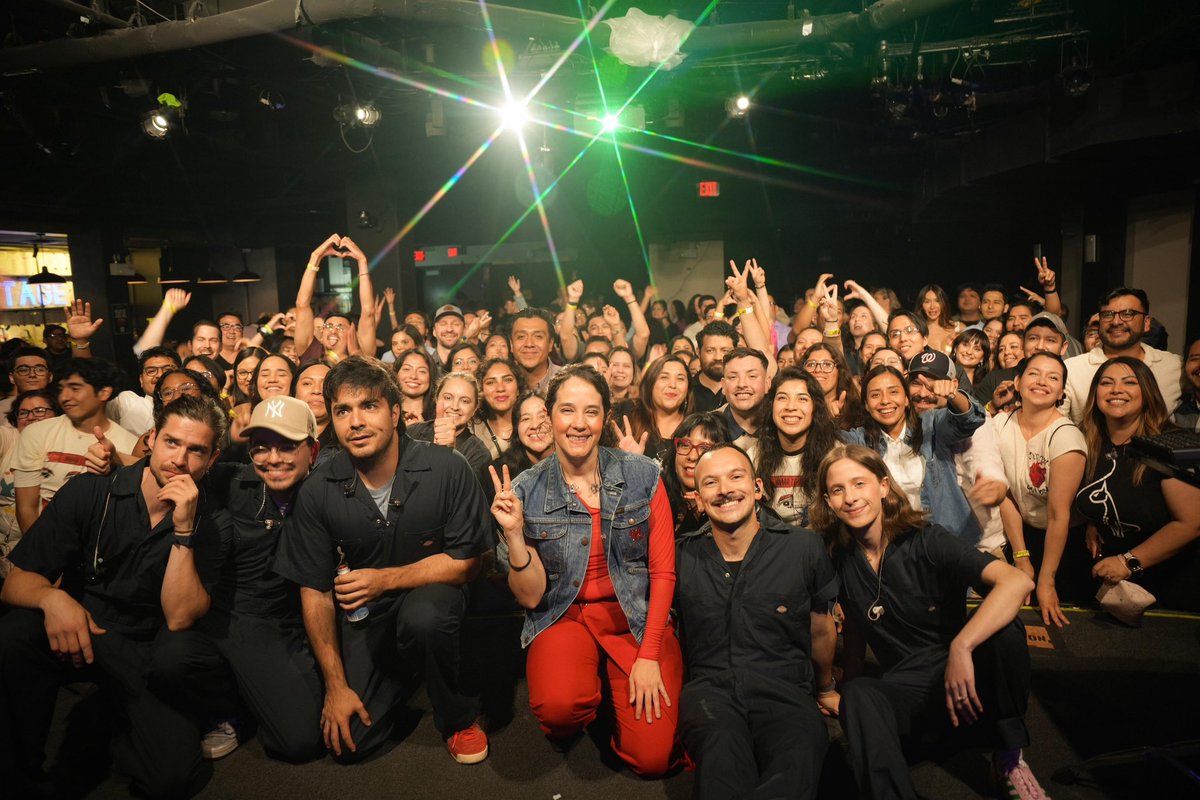 El show en Washington estuvo precioso.  ¡Gracias a todos los que estuvieron ahí! Nos vemos en los próximos shows en Atlanta, Orlando y Miami.

📷 #novellasss