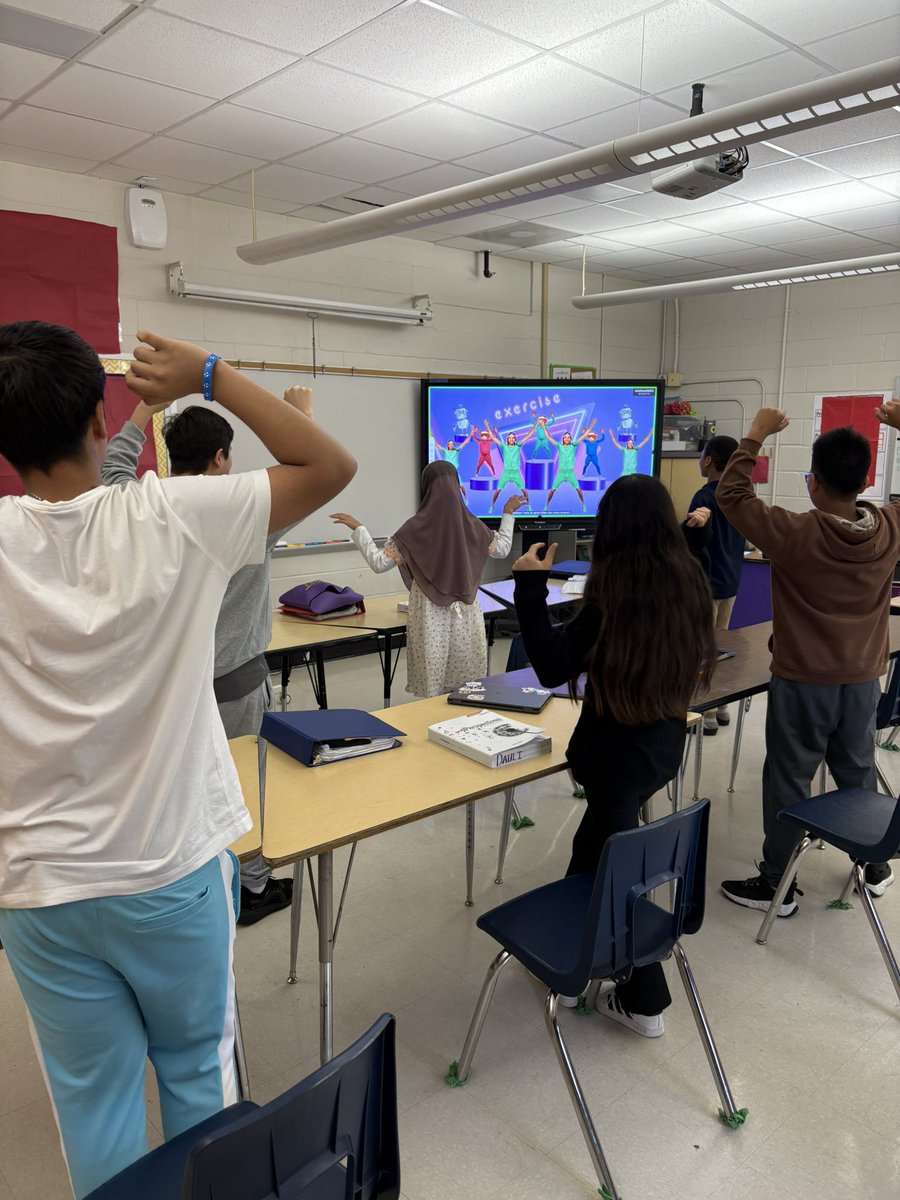 jill_pointer's tweet image. Mrs. Pointer’s 2nd block moving to the beat.
#MNPSWellnessWeek2025 
@MNPS_kidshealth 
@DonelsonMNPS