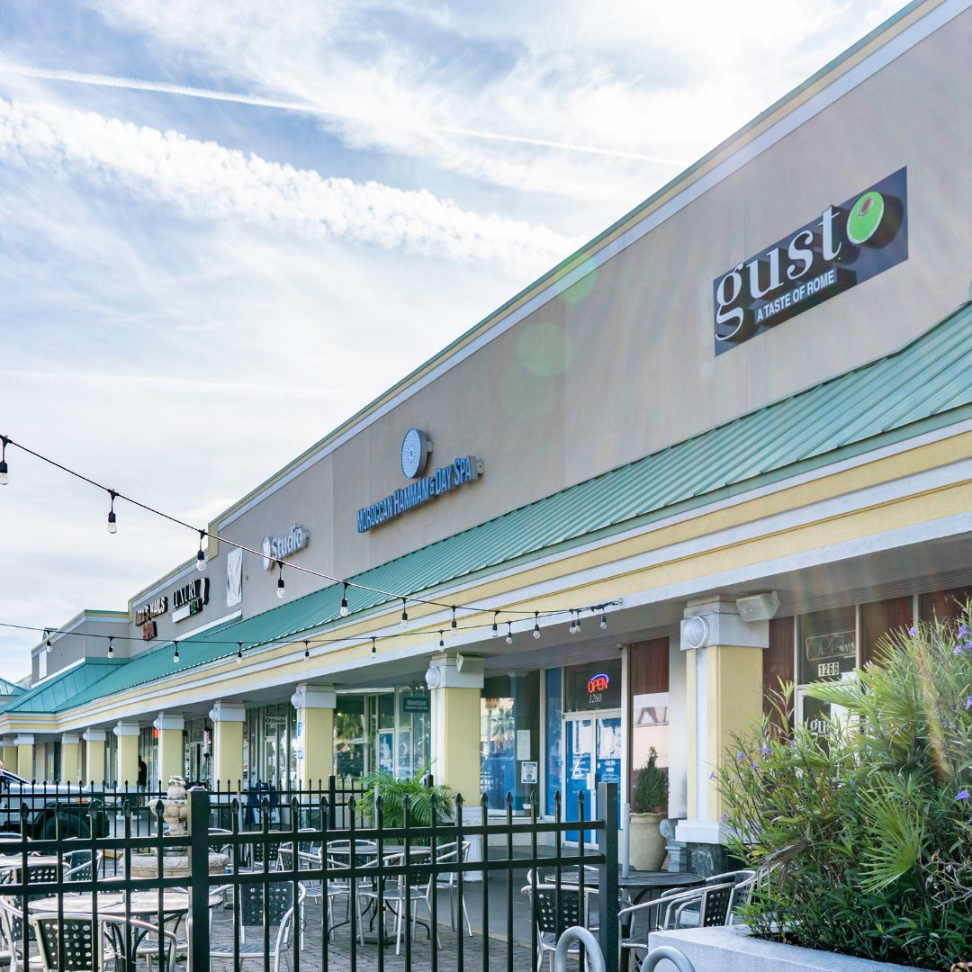 AshProperties's tweet image. Discover your next business location at Beach Plaza! With prime exposure and an unbeatable location, this is the perfect spot for your business to thrive.  Ready to take the next step? Call us at (904) 992-9000 for leasing opportunities! 

#AshProperties #CRE #JacksonvilleBeach