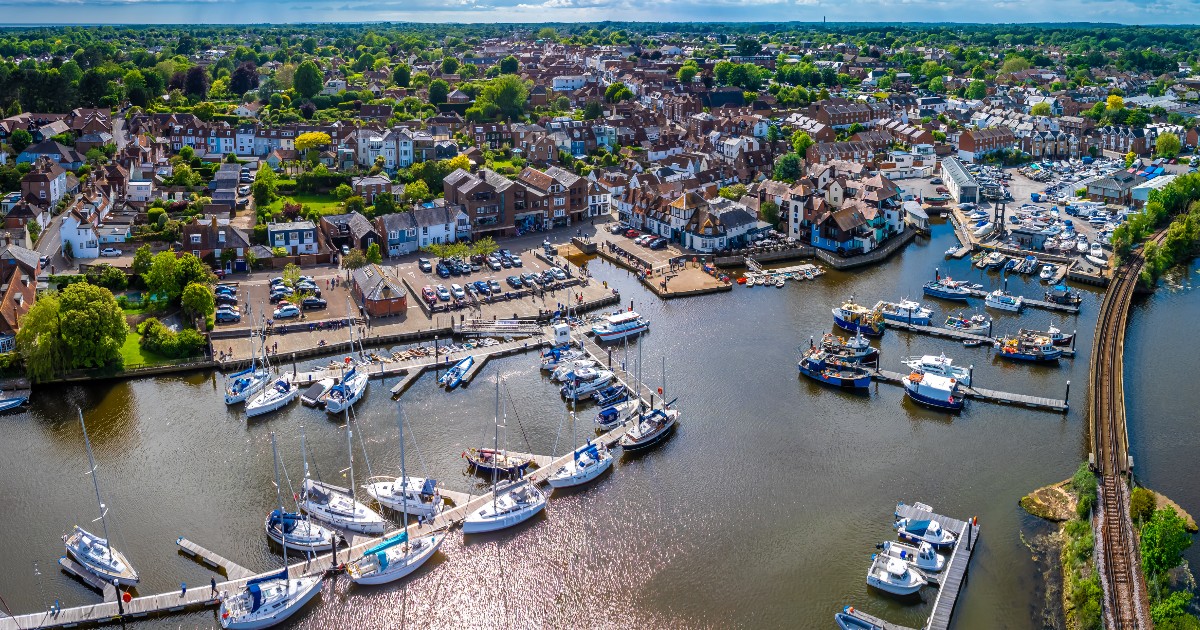 📢 Have you had your say on the #Lymington and #Pennington Neighbourhood Plan? 🏘️ 

The six-week consultation ends on 30 May.

Find out more: newforestnpa.gov.uk/news/lymington… or see link in bio.

#NewForest #NationalPark #Development #Planning