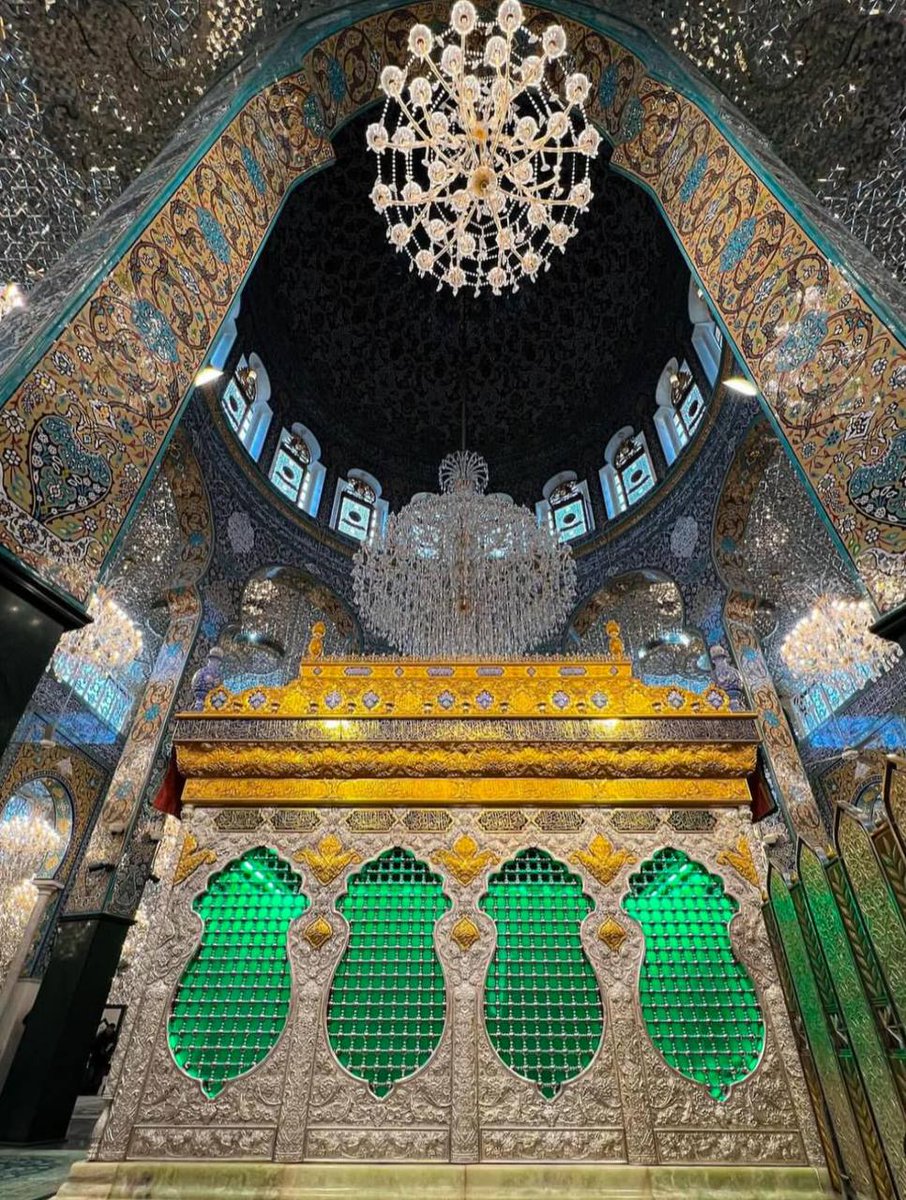 أشتاق الشّعور الّذي يحاوطني داخل حرم الإمام الرّضا (عليه السّلام)، هناك مهما كنت مذنبًا، فأنتَ مُحتَضن.