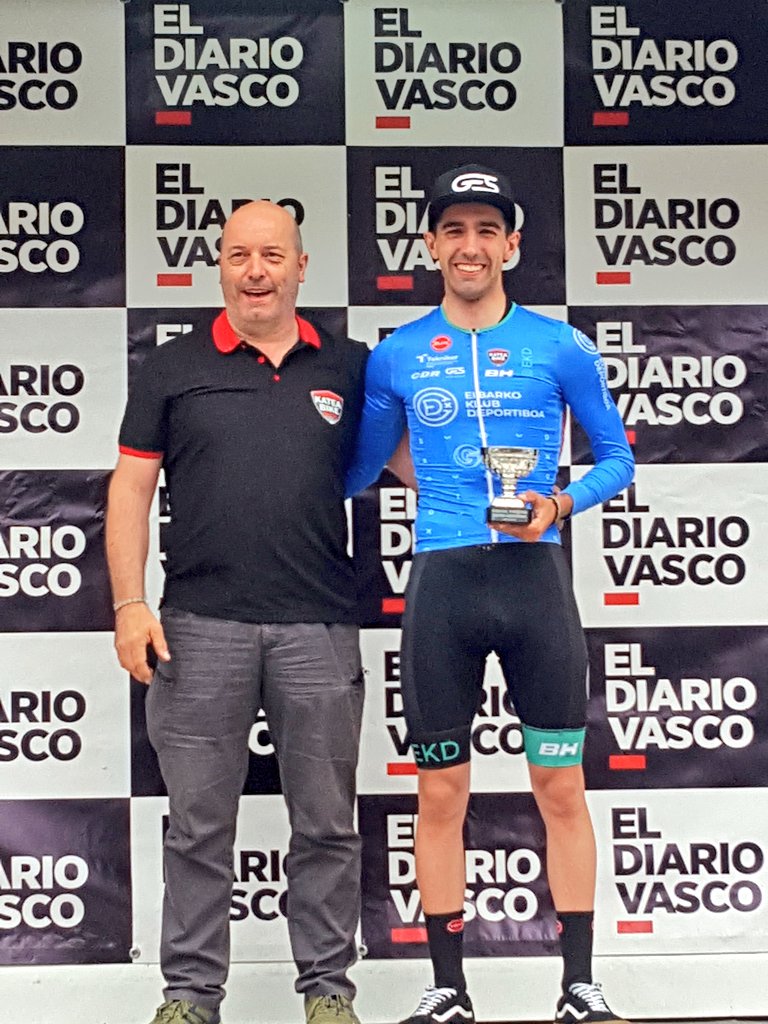 Mertxe Labrador (@mertxe_beriain) on Twitter photo Premio combatividad 2a etapa Irurita-Bera Igor Irigoyen <a href="/EibarTxTaldea/">Eibar Txirrindulari Taldea</a>
#BidasoaItzulia Premio combatividad 2a etapa Irurita-Bera Igor Irigoyen <a href="/EibarTxTaldea/">Eibar Txirrindulari Taldea</a>
#BidasoaItzulia