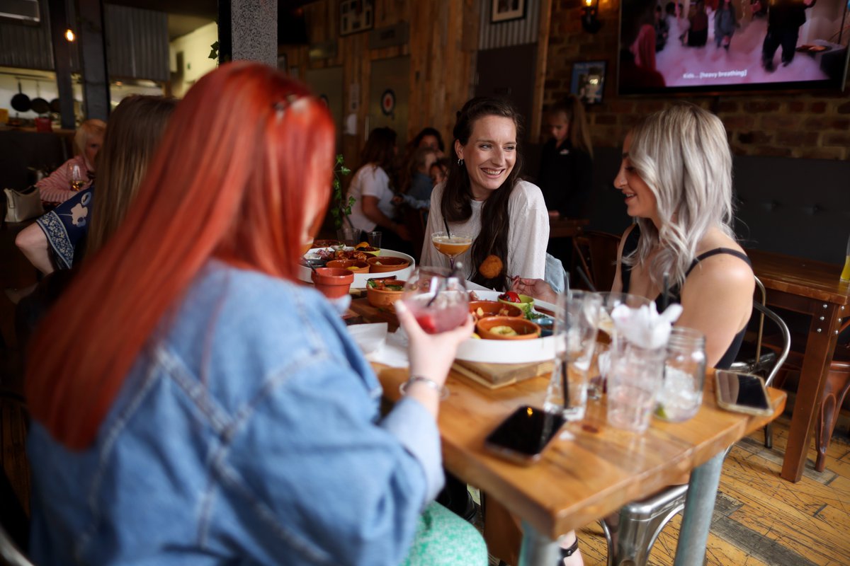 📣 One week left to enjoy Meal out in Middlesbrough deals!

As part of Middlesbrough's food fortnight, there are some big discounts at your favourite restaurants and venues until Sunday 18 May.

Here's a reminder of the offers 👇
wearemiddlesbrough.com/meal-out/