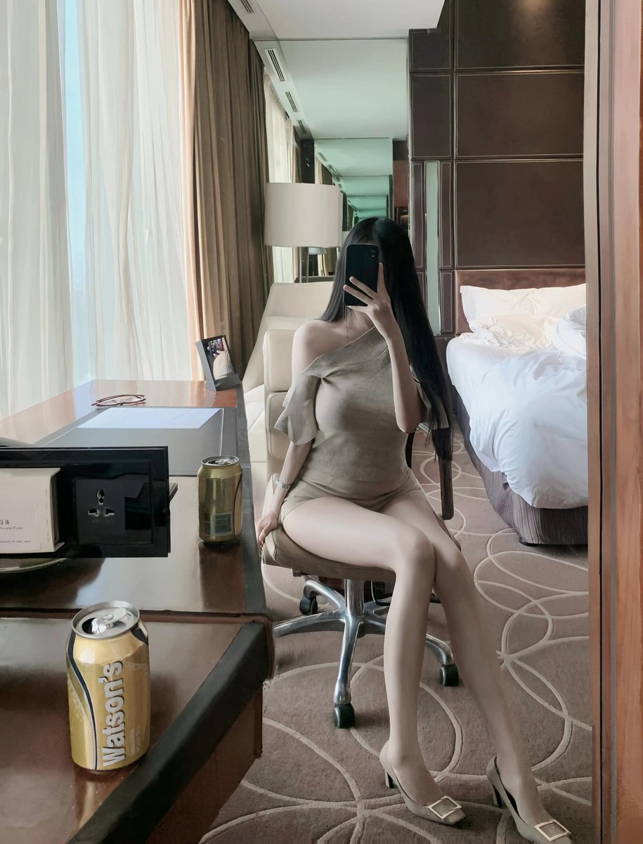 slutanna2's tweet photo. 有这样的女朋友你一天操几次？ https://t.co/5sYDQD2gTf