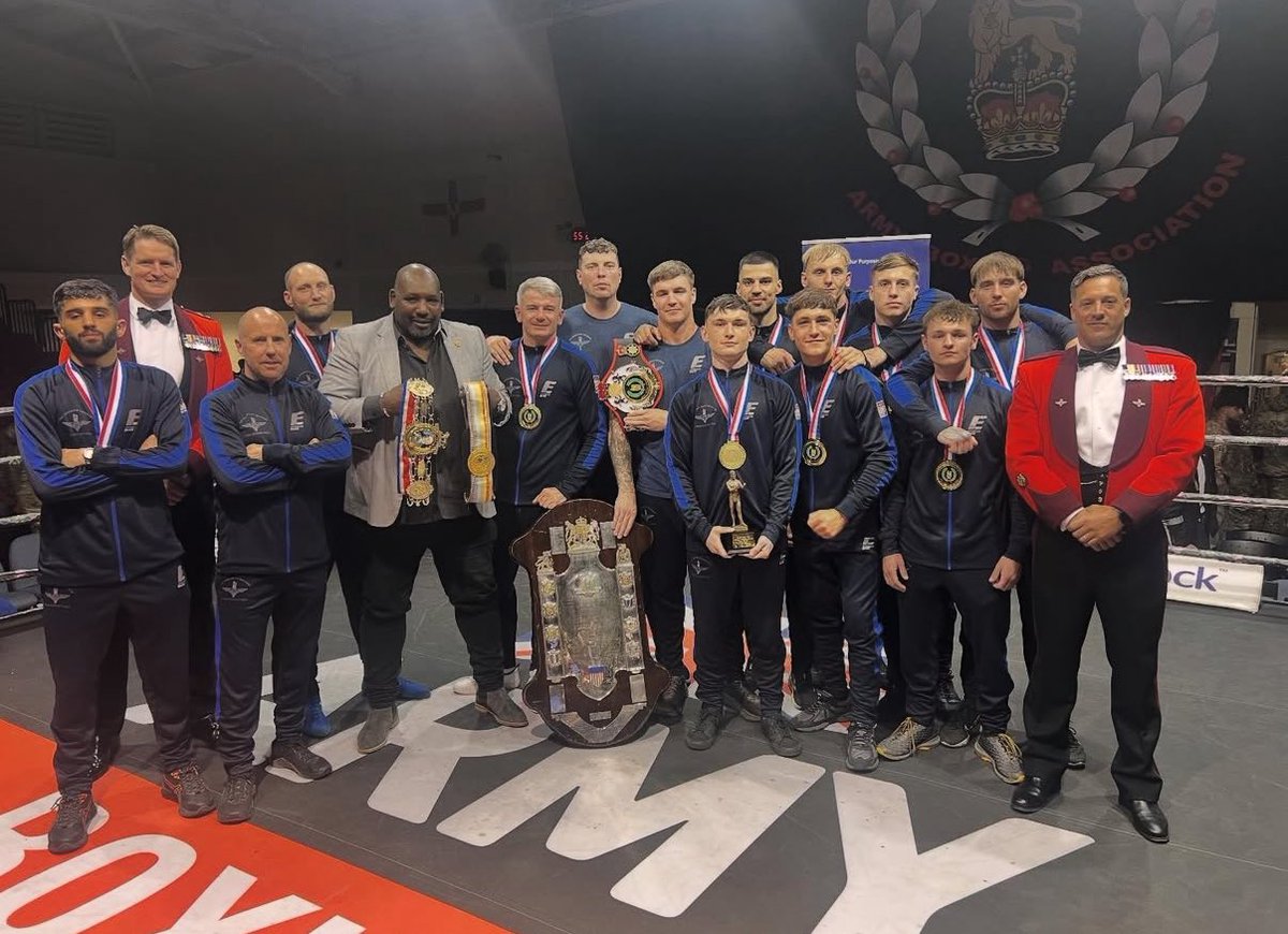 TheParachuteReg's tweet image. The 2nd Battalion,The Parachute Regiment, have been crowned the Army Inter Unit Boxing Champions after a 6-3 victory over the 2nd Battalion, the Royal Anglian Regiment, in Aldershot. 💪
Ready for anything 🇬🇧🆎
@BritishArmy
@ArmySportASCB
@16AirAssltBCT
#Boxing
#Paras…