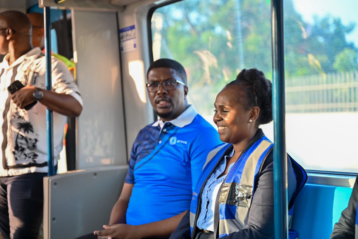 PRASA_Group's tweet photo. Shuttles from Durban Station to Moses Mabhida run every 15 minutes—just a 5-minute ride to the action! Let’s make memories, celebrate the champions, and ride the #FanTrain with full vibes! #IsitimelaSabantu #NedbankCupFinal #PeoplesTrain @Dotransport https://t.co/owL9AgIed1