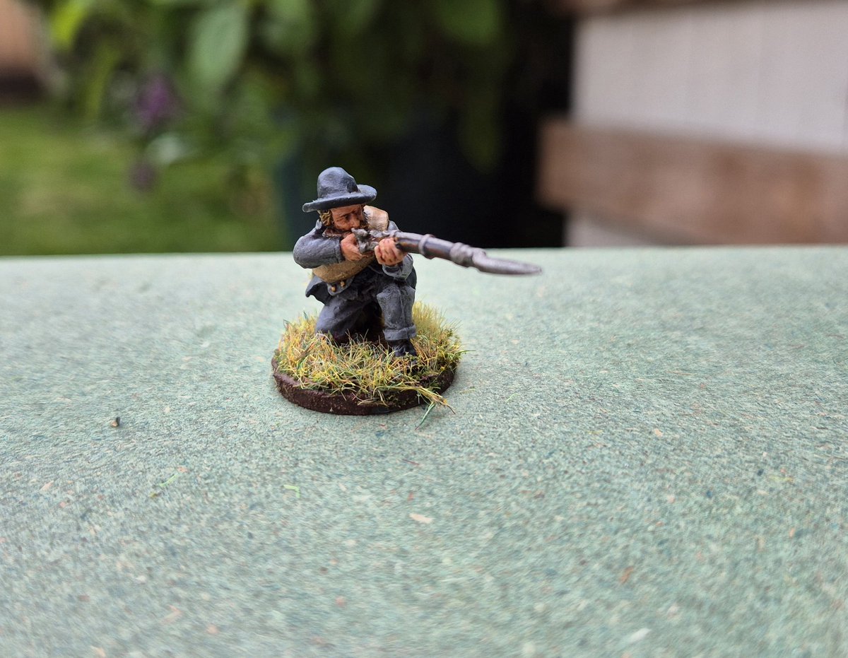 There's a few confederates in the garden....... which is something you wouldn't want to hear if you lived in Pennsylvania circa 1863!!!
#wargaming
#miniaturepainting
#wepaintminis

ebay.us/m/rwQ5vC