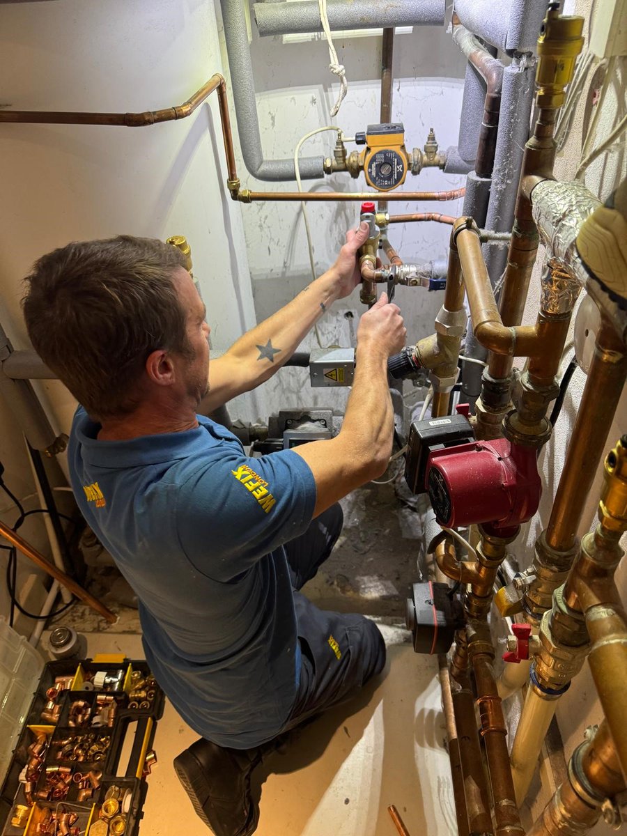 WeFix_London's tweet photo. WeFix heating engineers are out now across London — ready to get you warm again.
📞 Call: 0207 889 1111
🌐 Visit: https://t.co/Ny9N5yp9Wj
#WeFixLondon #HeatingExperts #FastFix #WarmAgain https://t.co/3zetrWw1UZ