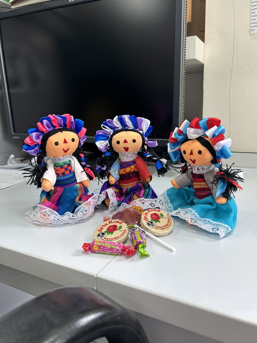 Hoy, Pilar, nuestra TFM, nos ha traído estas muñequitas Lele y unos dulces directamente desde México 🇲🇽🙌🏼 ¡Mil gracias! ❤️