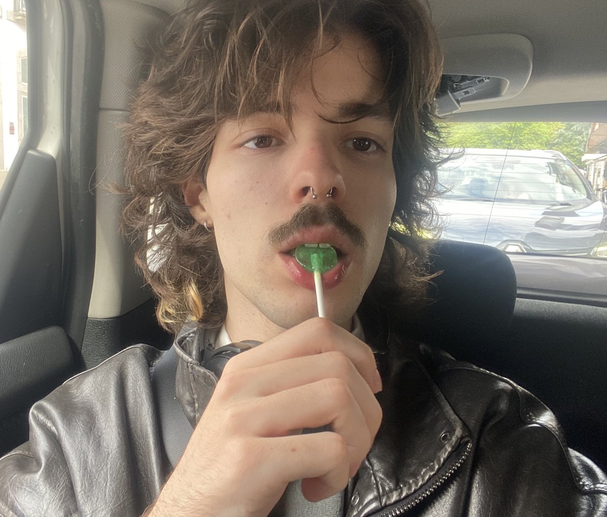 iso3el_'s tweet image. green lolli
